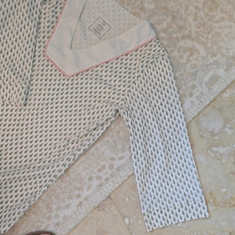 White And Green Tree Patterned Top - image 4